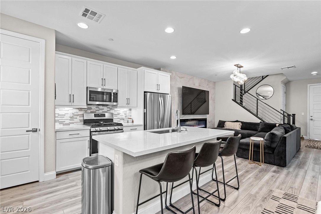 11656 Redwood Mountain Avenue — photo 3 of 37