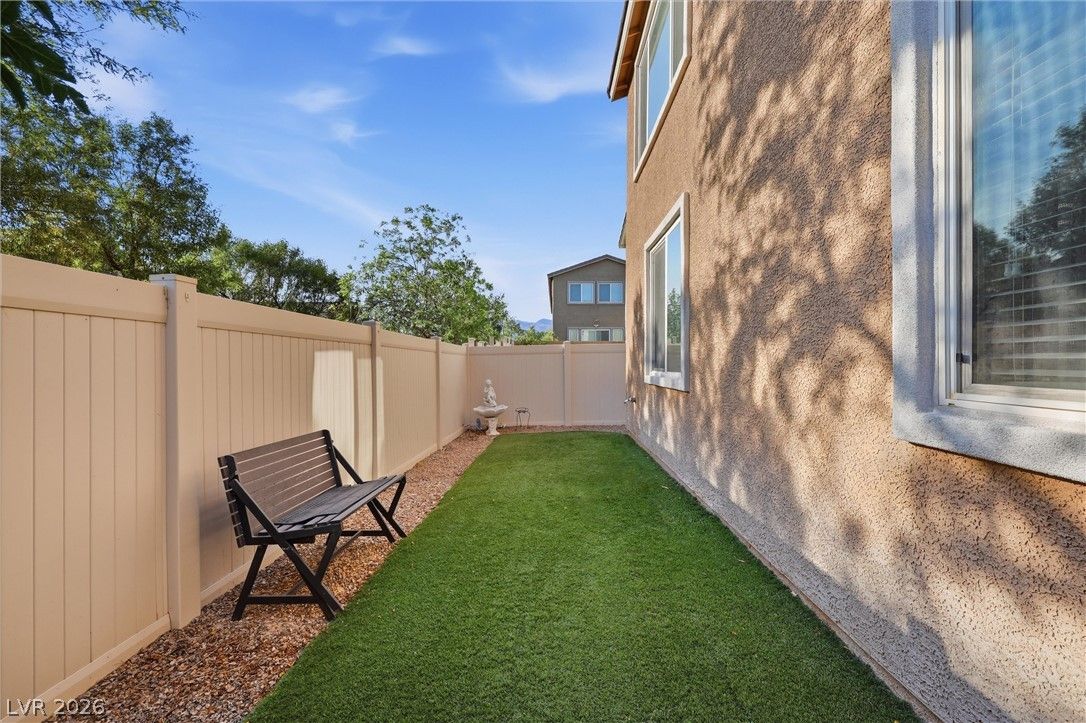 7057 Millers Run Street — photo 3