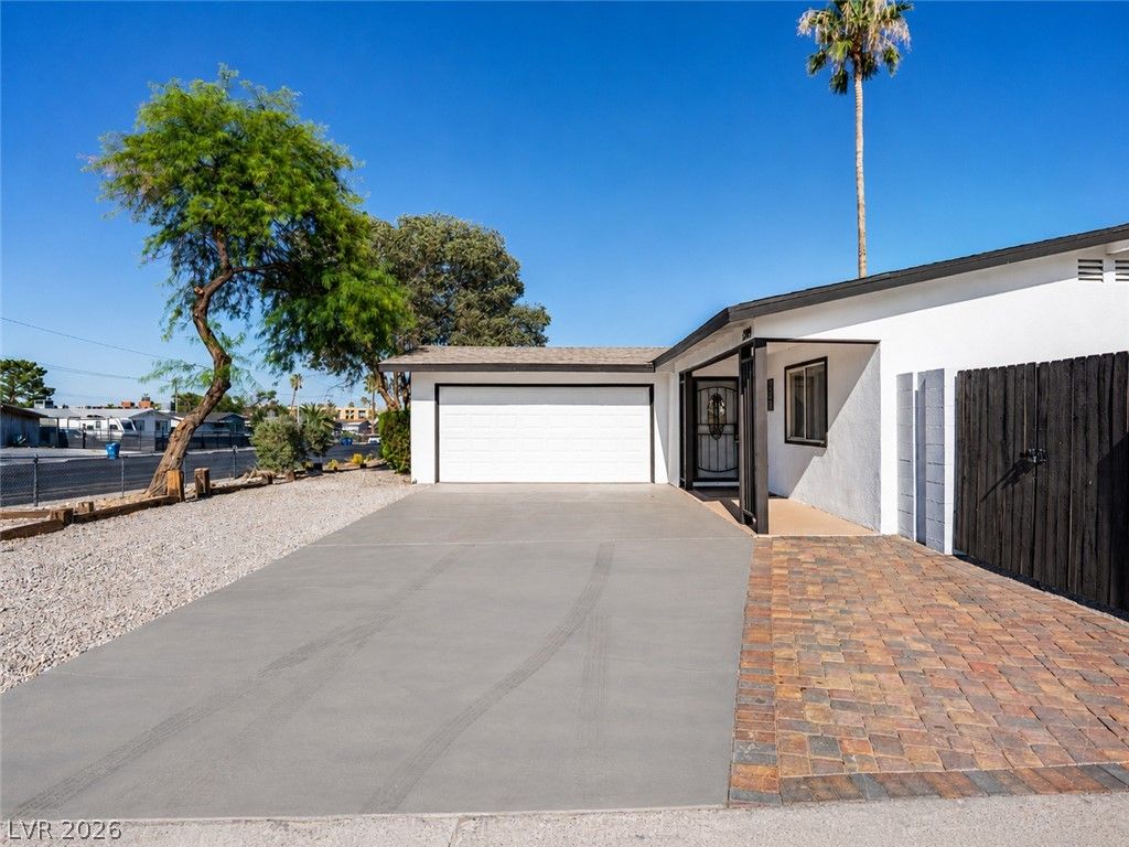 5209 Alta Drive — photo 1