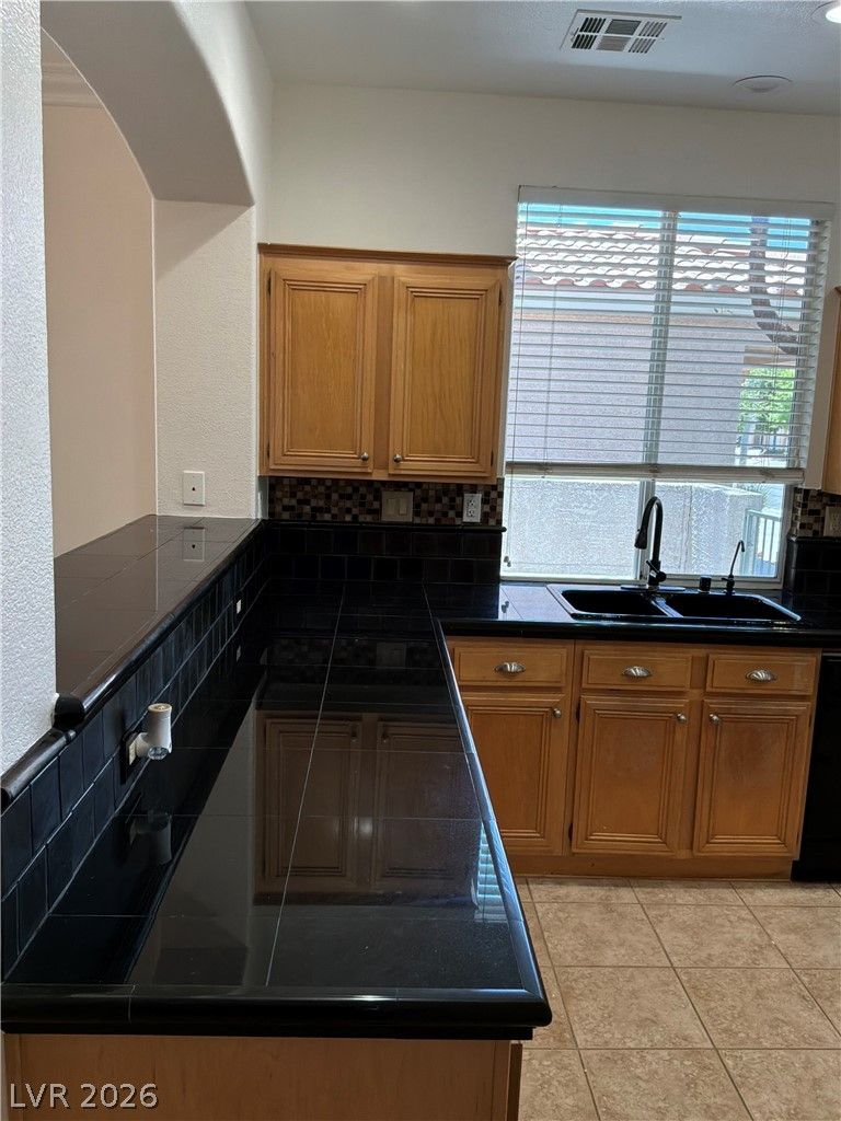 2413 Brockton Way — photo 3