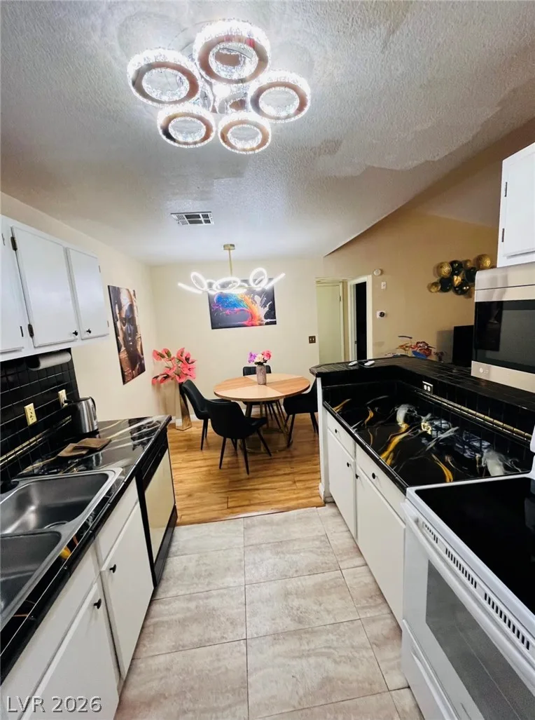 5131 LINDELL Road 205 — photo 4
