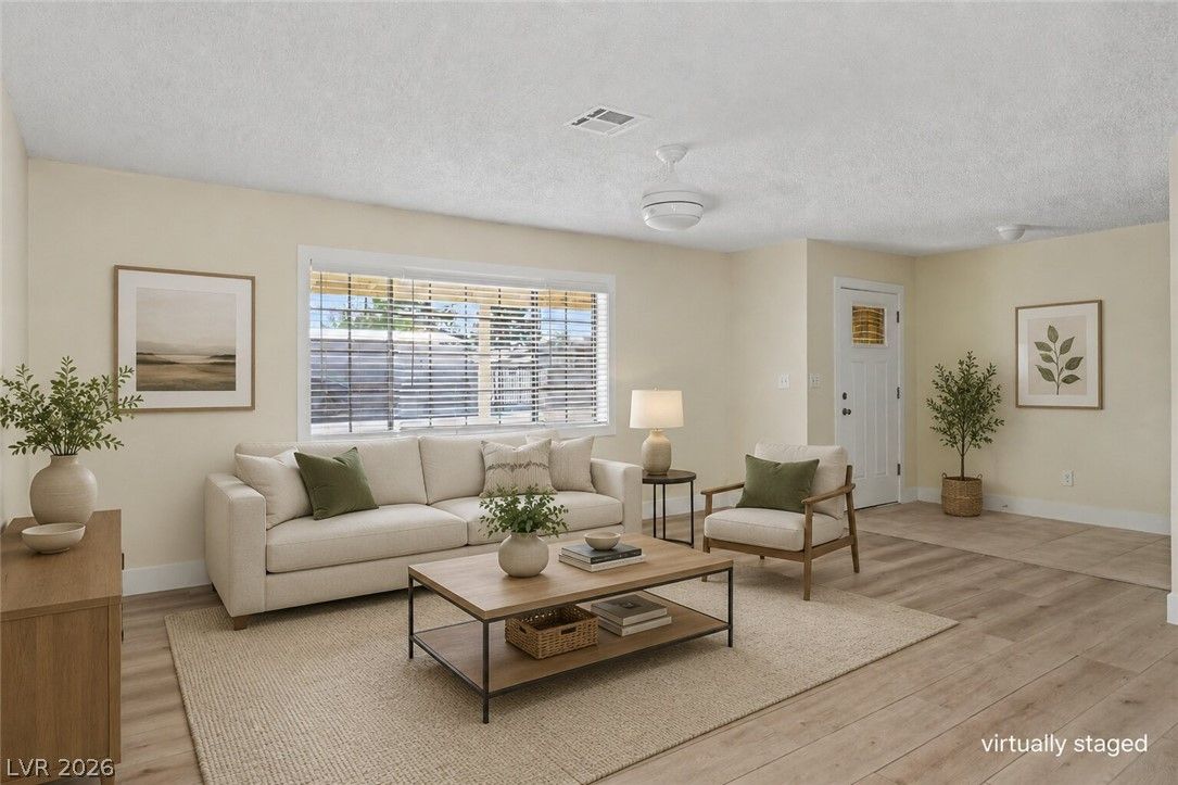 2090 Lucerne Street — photo 2