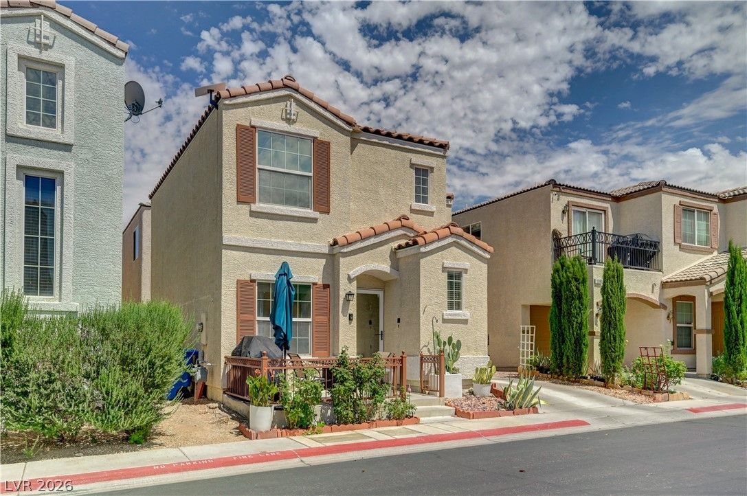10374 Midnight Iris Street — photo 2