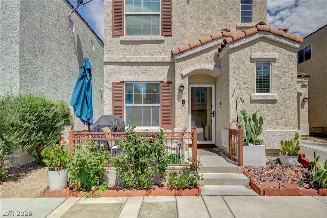 10374 Midnight Iris Street — photo 4