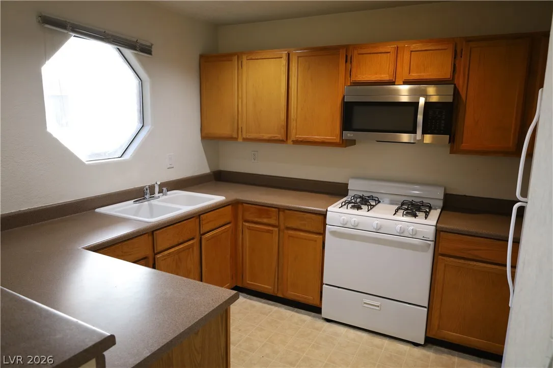5002 South Rainbow Boulevard 103 — photo 3