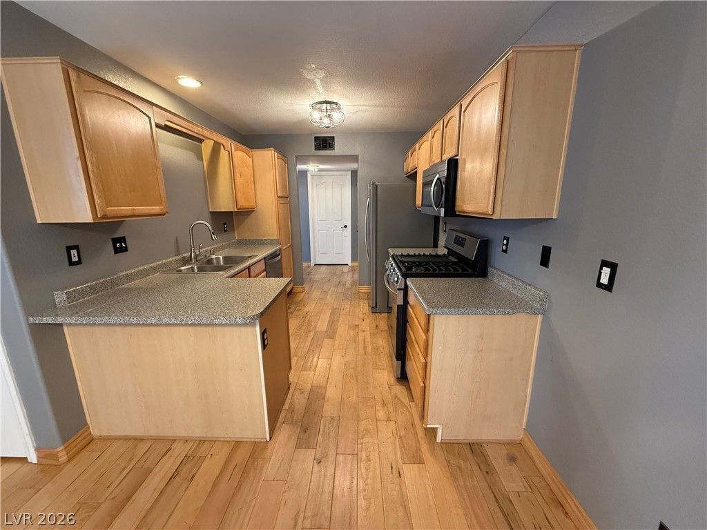 517 Crumpler Place — photo 3 of 22