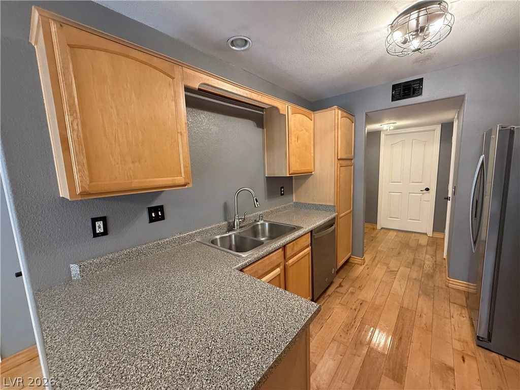517 Crumpler Place — photo 5 of 22