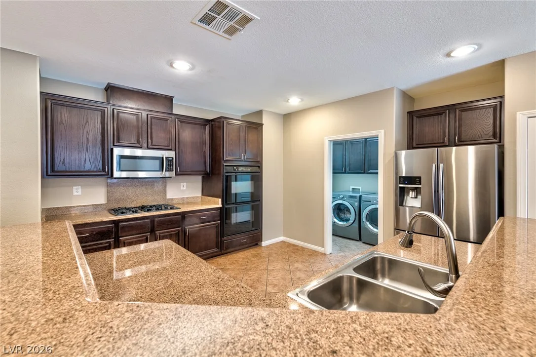 2116 Mistle Thrush Drive — photo 5