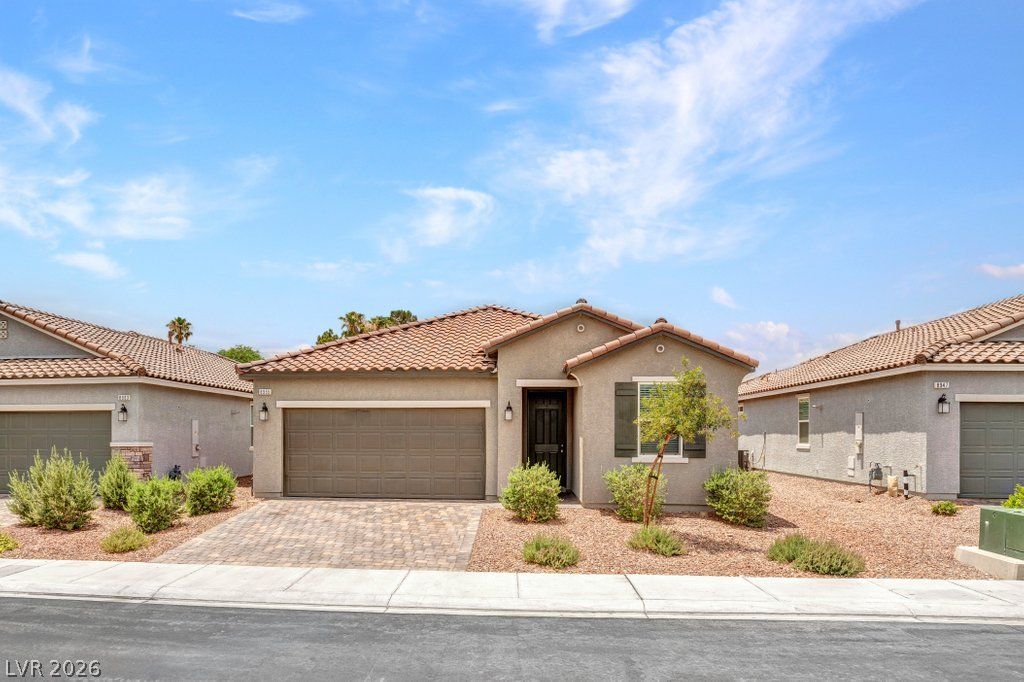 8955 Marigold Creek Street — photo 2
