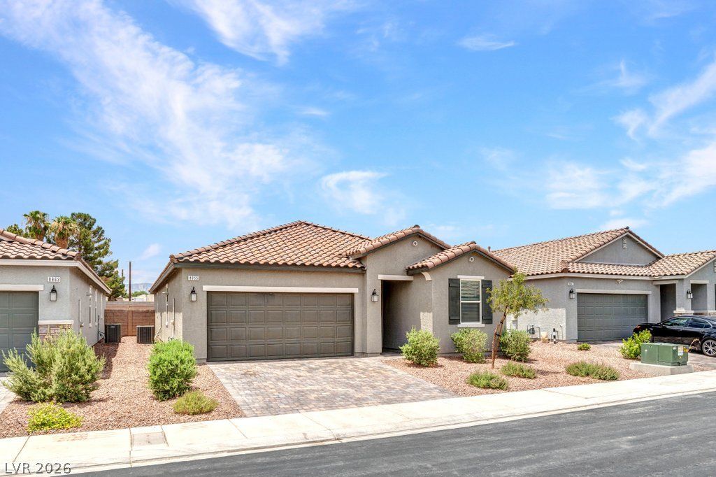 8955 Marigold Creek Street — photo 4
