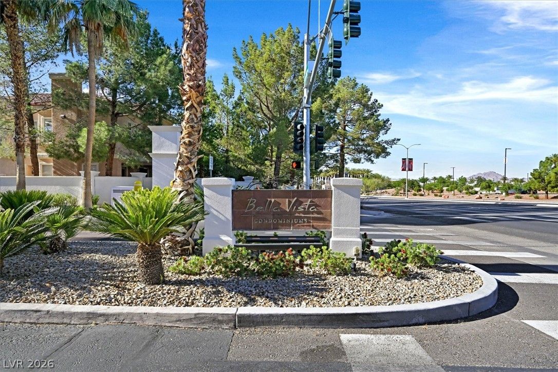 251 South Green Valley Parkway 3322 — photo 1