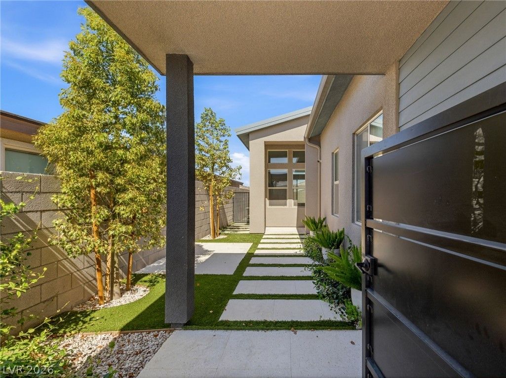 10054 Egan Valley Street — photo 2