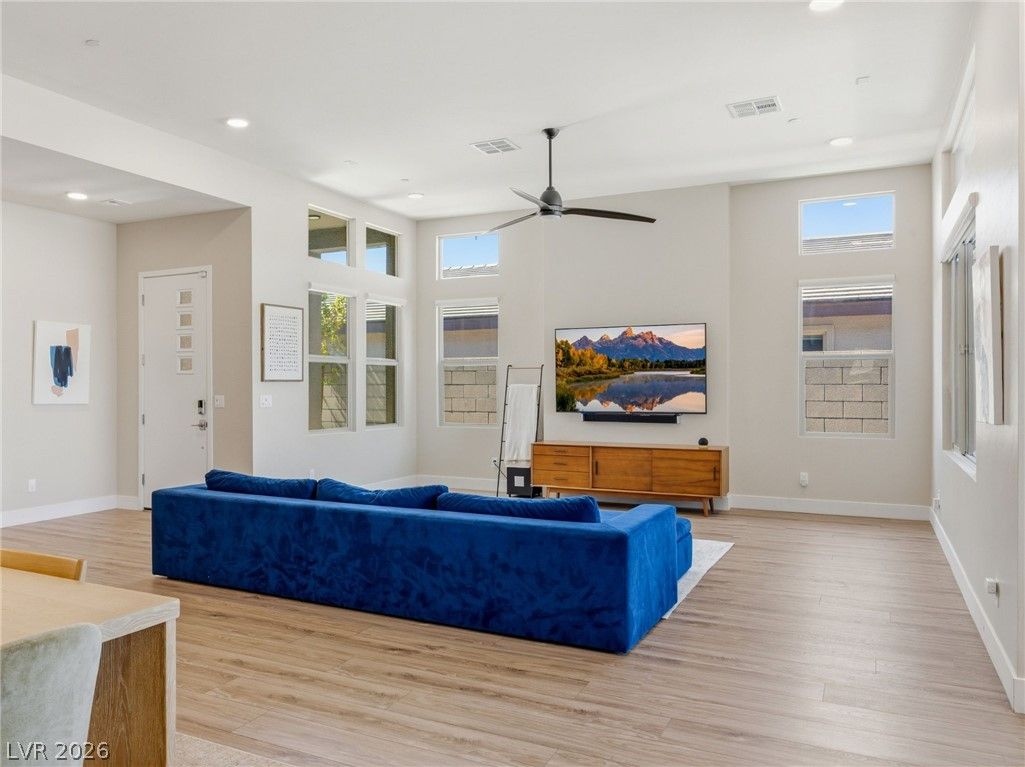 10054 Egan Valley Street — photo 3
