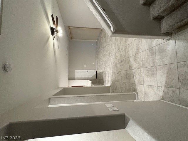 1002 East Dorrell Lane — photo 2 of 11