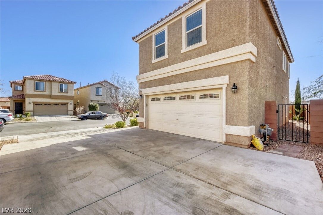 8881 Lake Myers Court — photo 5 of 24
