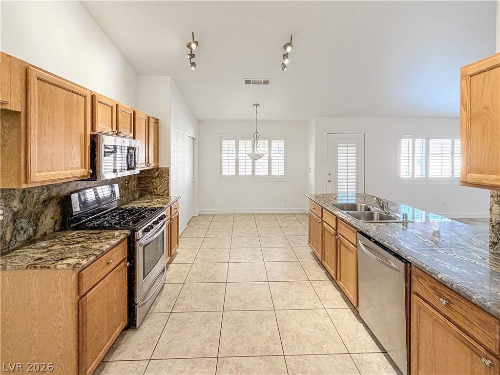 3520 Barrel Bronco Court — photo 4