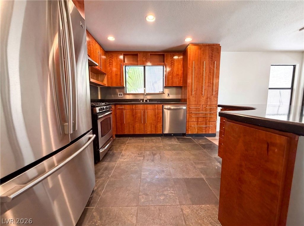 2801 Autumn Haze Lane — photo 2 of 27