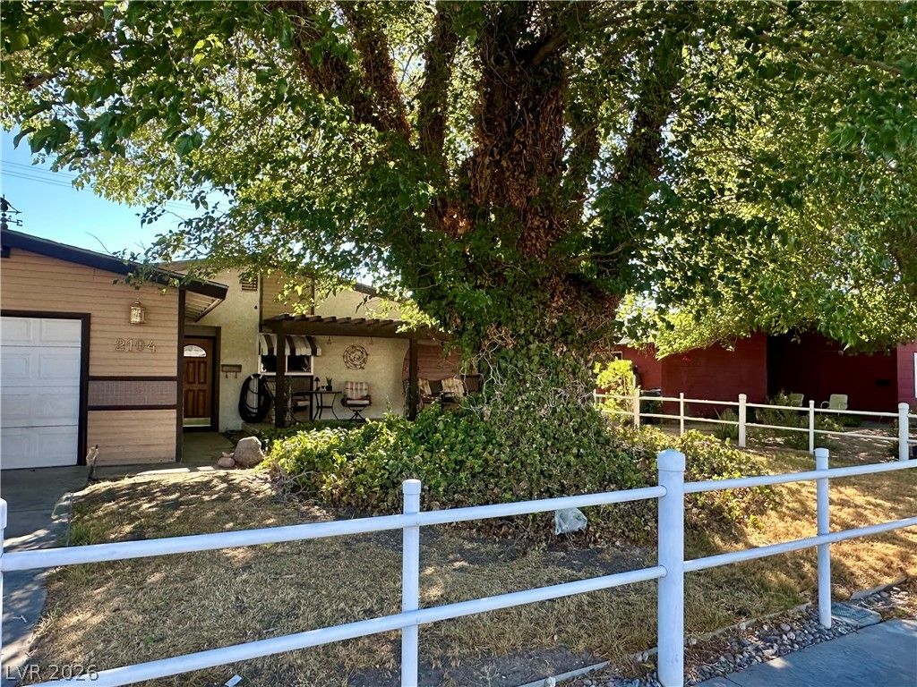 2104 Valley Drive — photo 1 of 14