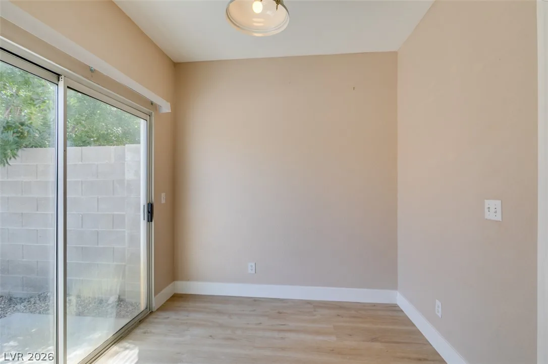 1401 SYCAMORE SPRING Court — photo 3