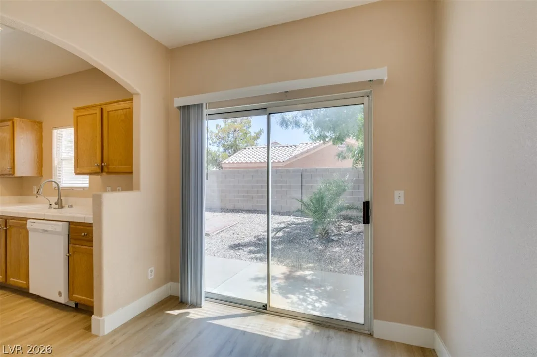 1401 SYCAMORE SPRING Court — photo 4
