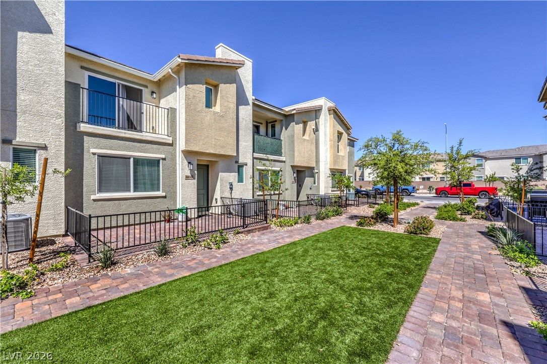 6816 Citron Mist Court — photo 3