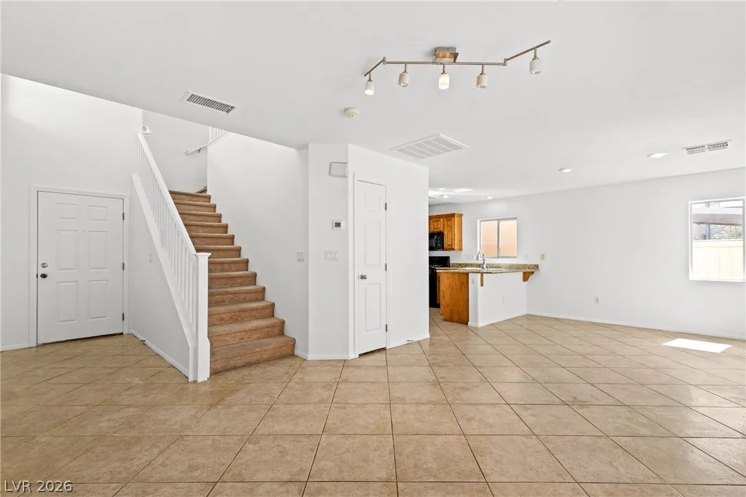 6511 Blessed Thistle Avenue — photo 4