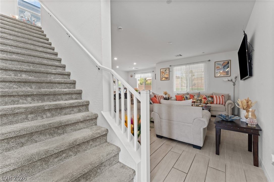 8879 Roadrunner Ravine Street — photo 5 of 40