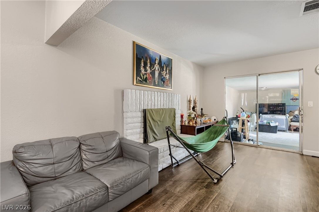 4421 Ash Avenue — photo 4