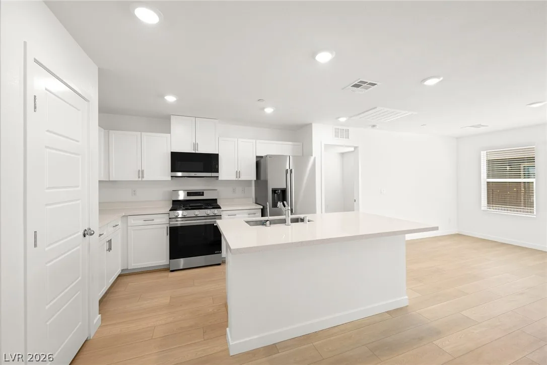 435 Grunt Avenue 1 — photo 4 of 18