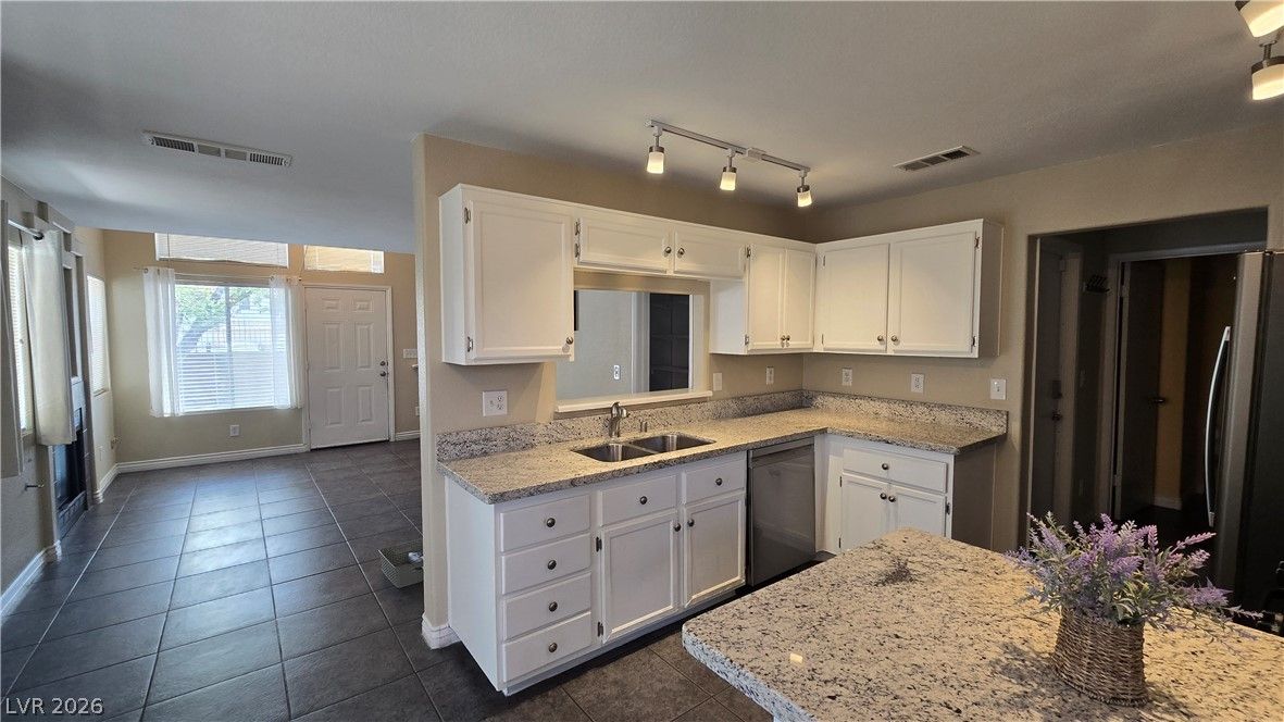 6805 Coral Rock Drive — photo 3