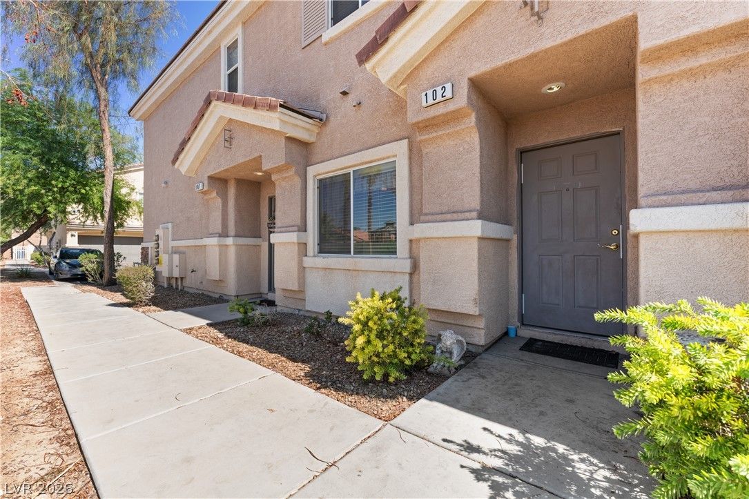 2089 Overton Beach Street 102 — photo 2