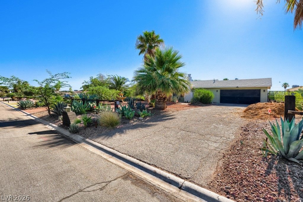 8054 Rodeo Drive — photo 2