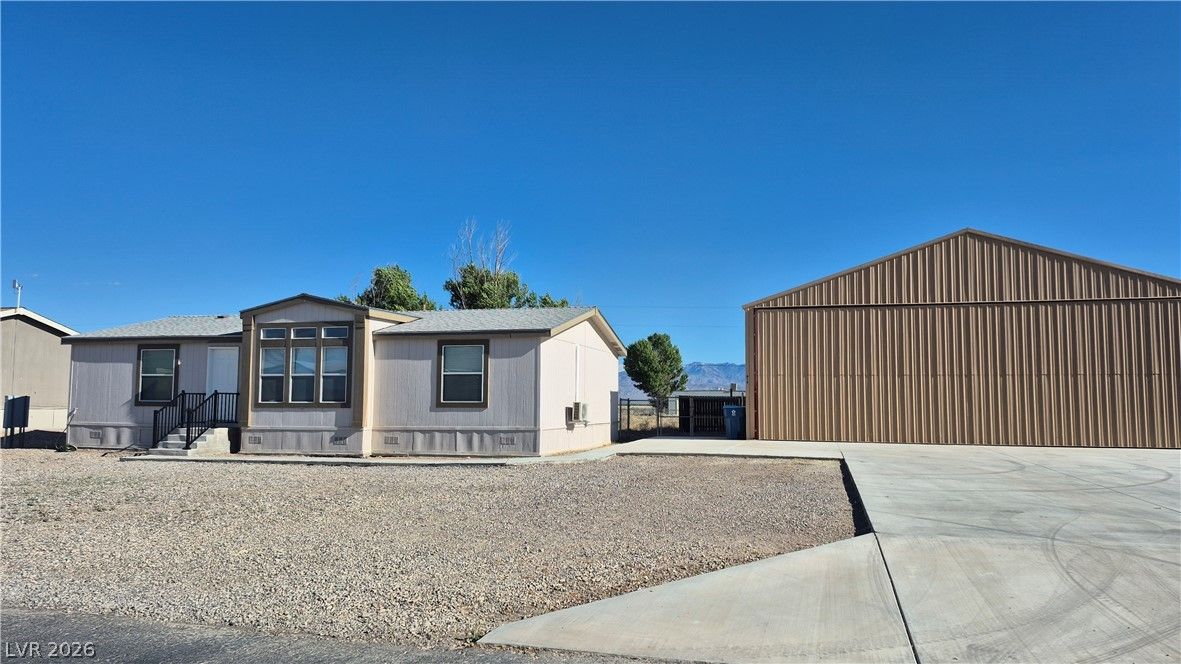 819 Skyhawk Avenue — photo 1 of 6