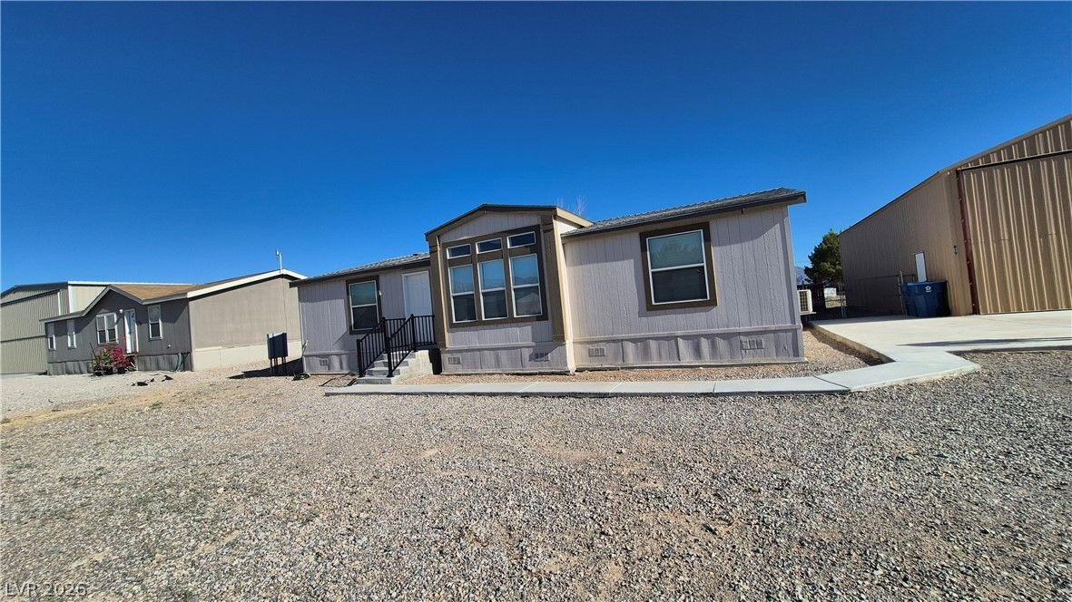 819 Skyhawk Avenue — photo 3 of 6