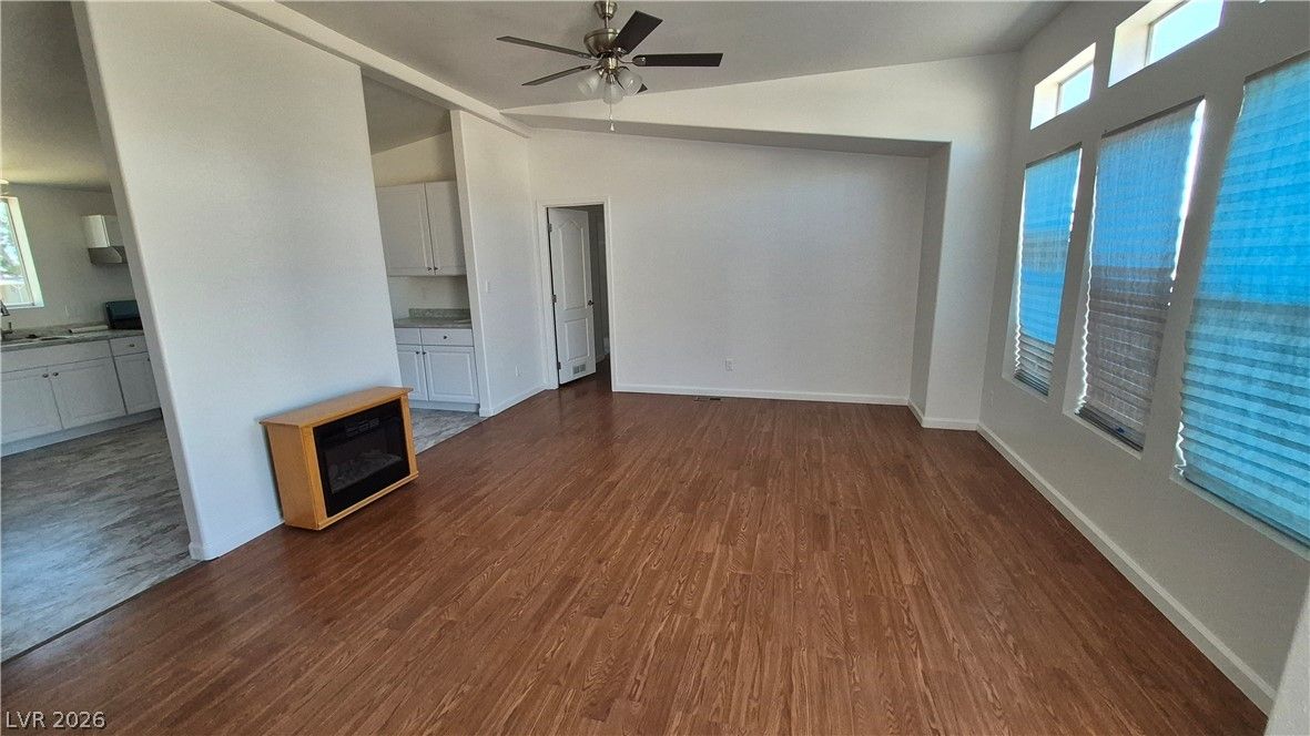 819 Skyhawk Avenue — photo 5 of 6