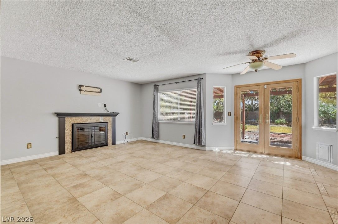 1827 Escondido Terrace — photo 5