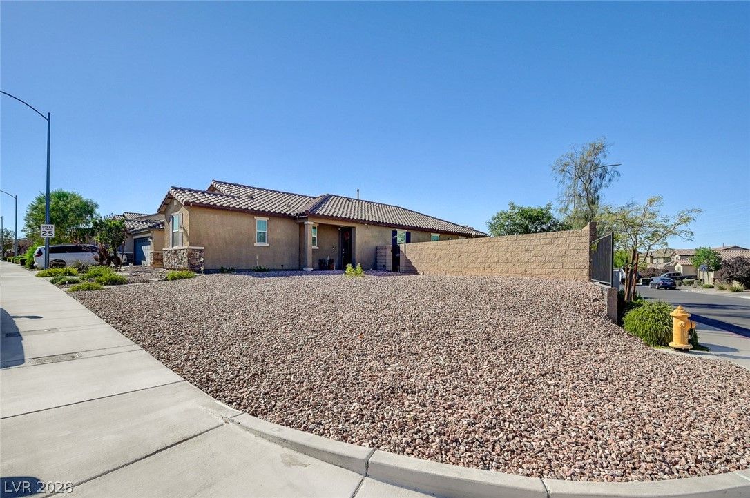 978 Spiracle Avenue — photo 3