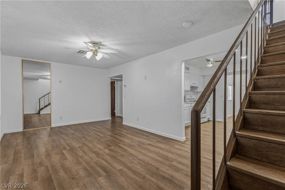 3974 Palos Verdes Street — photo 2