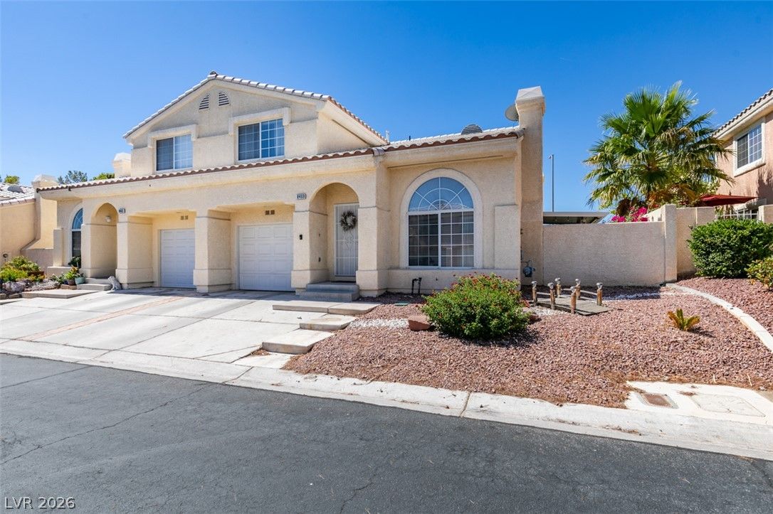 8469 Majestic View Avenue — photo 3