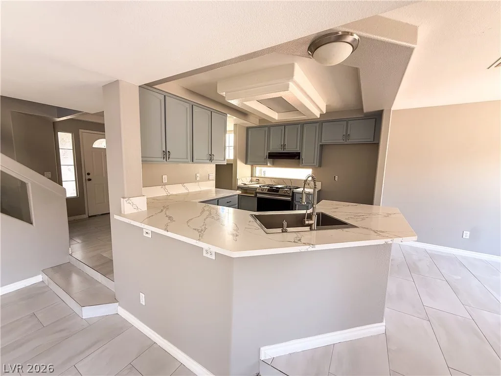 9754 Sonora Bend Avenue — photo 4 of 40