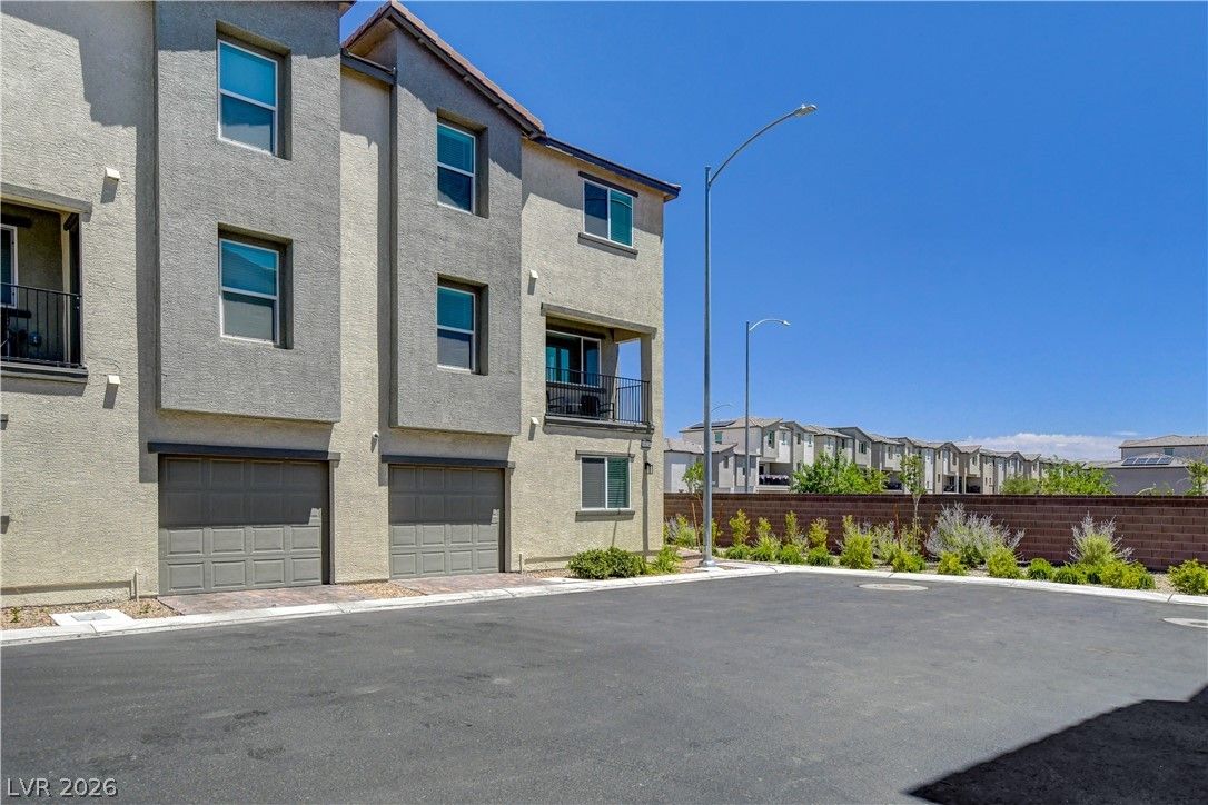 6924 Spicy Merlot Street — photo 3