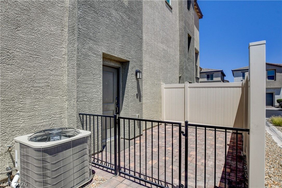 6924 Spicy Merlot Street — photo 4