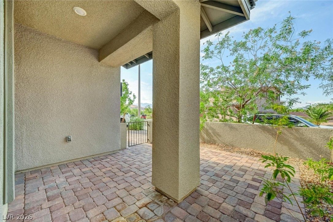 7051 Amethyst Peak Street — photo 3