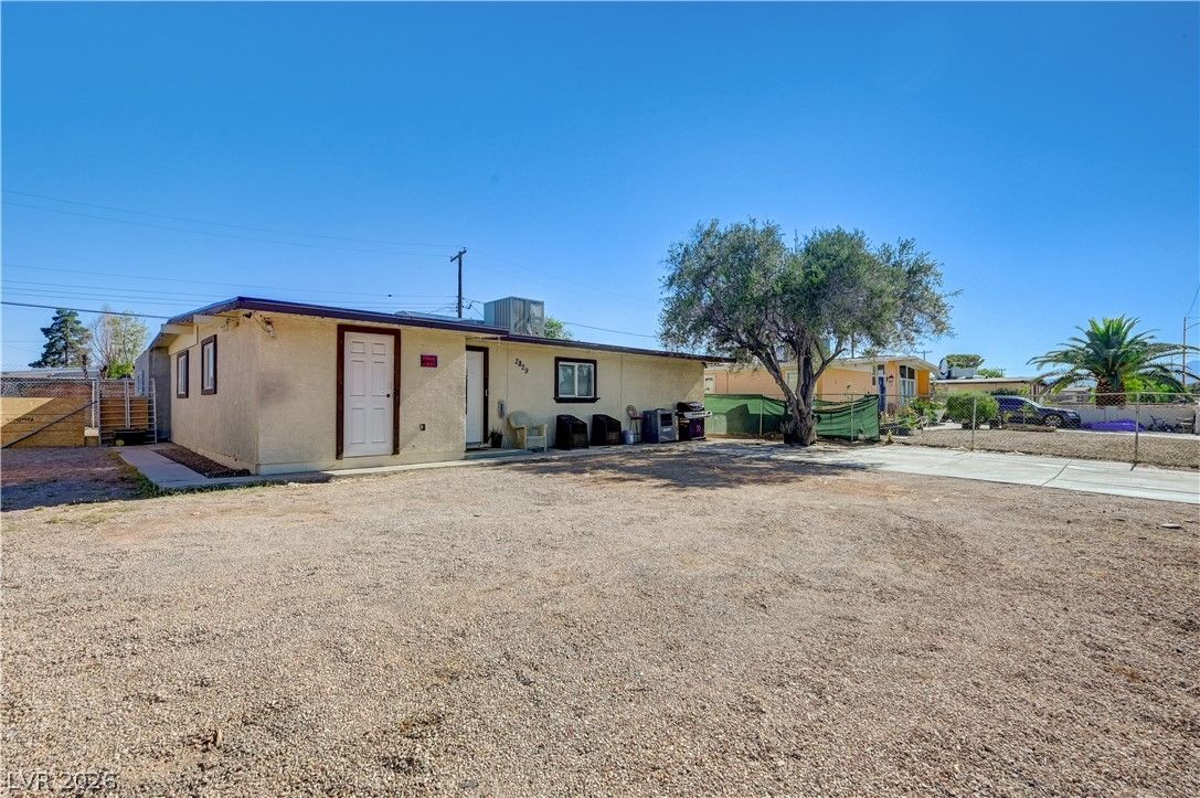 2829 Emmons Avenue — photo 3