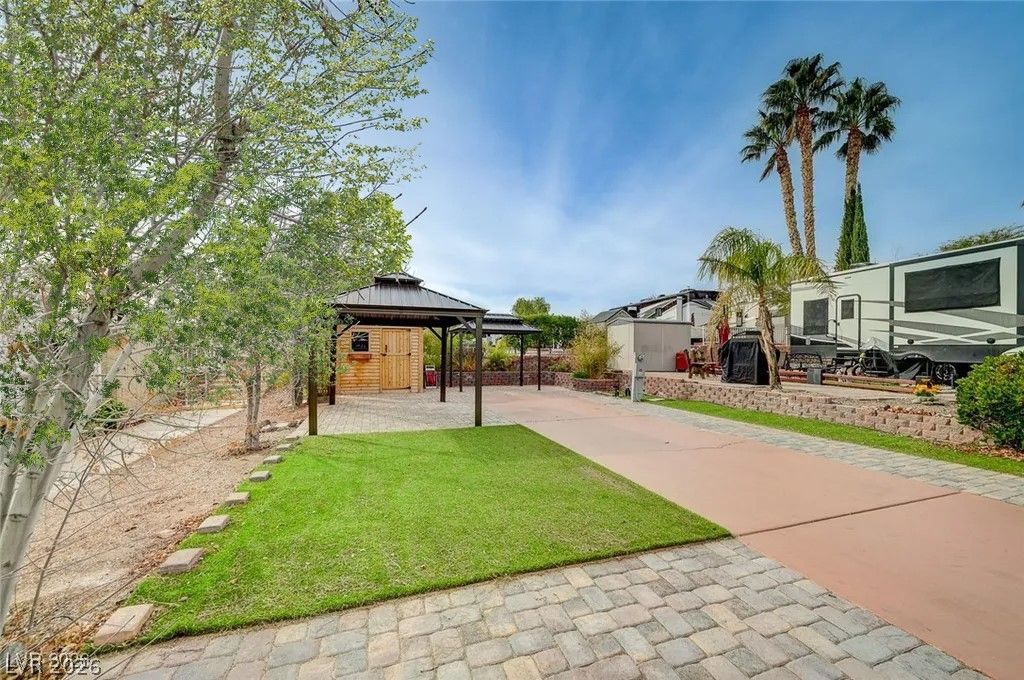 866 Sparrow Way — photo 4 of 25