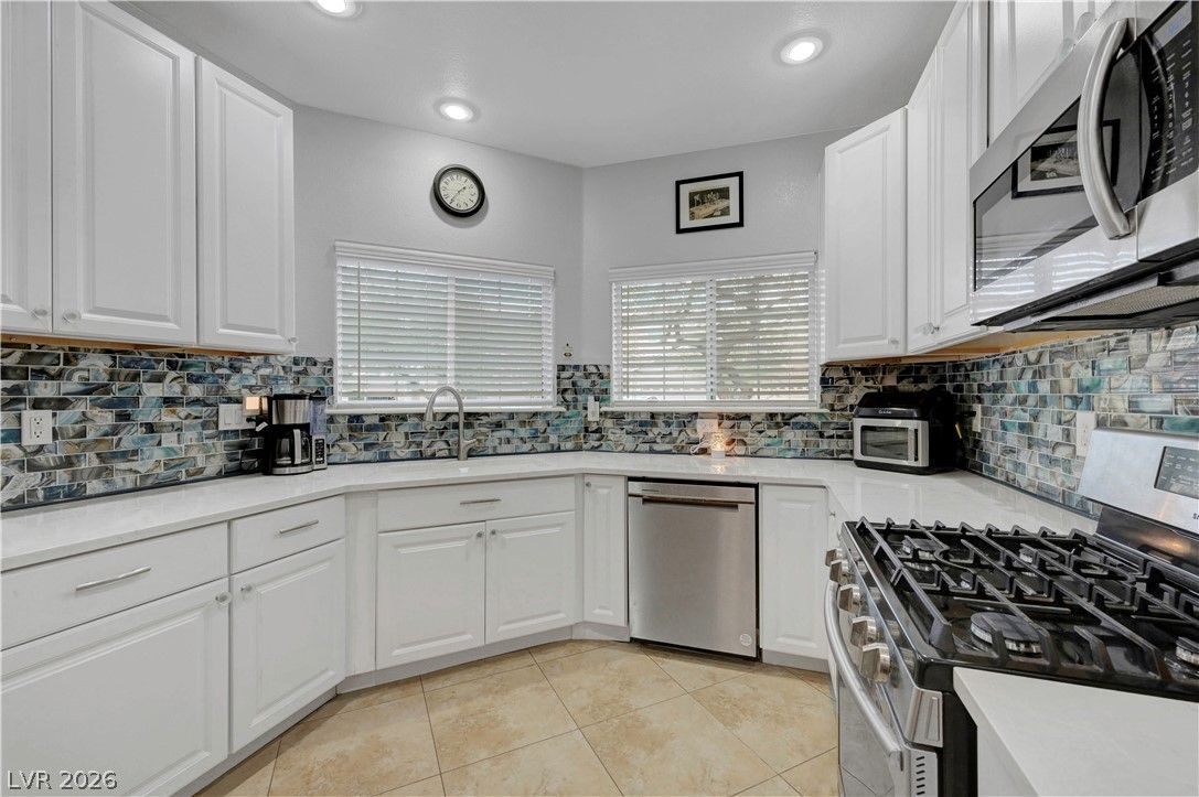 9475 Marshall Creek Street — photo 3