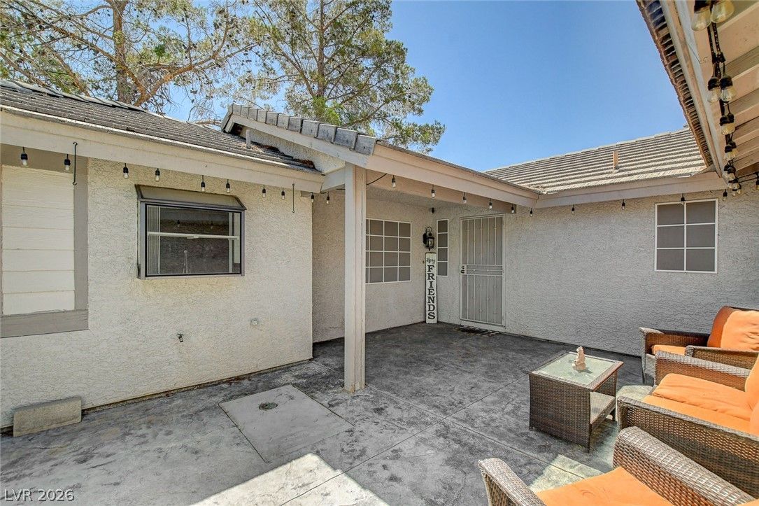 5877 Tippin Drive — photo 5 of 52