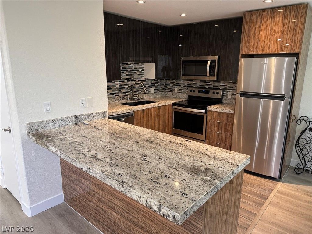 8410 Eldora Avenue 2067 — photo 5 of 24