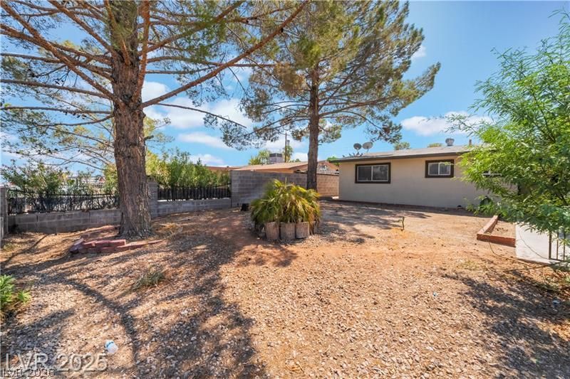 5317 Lytton Avenue — photo 4