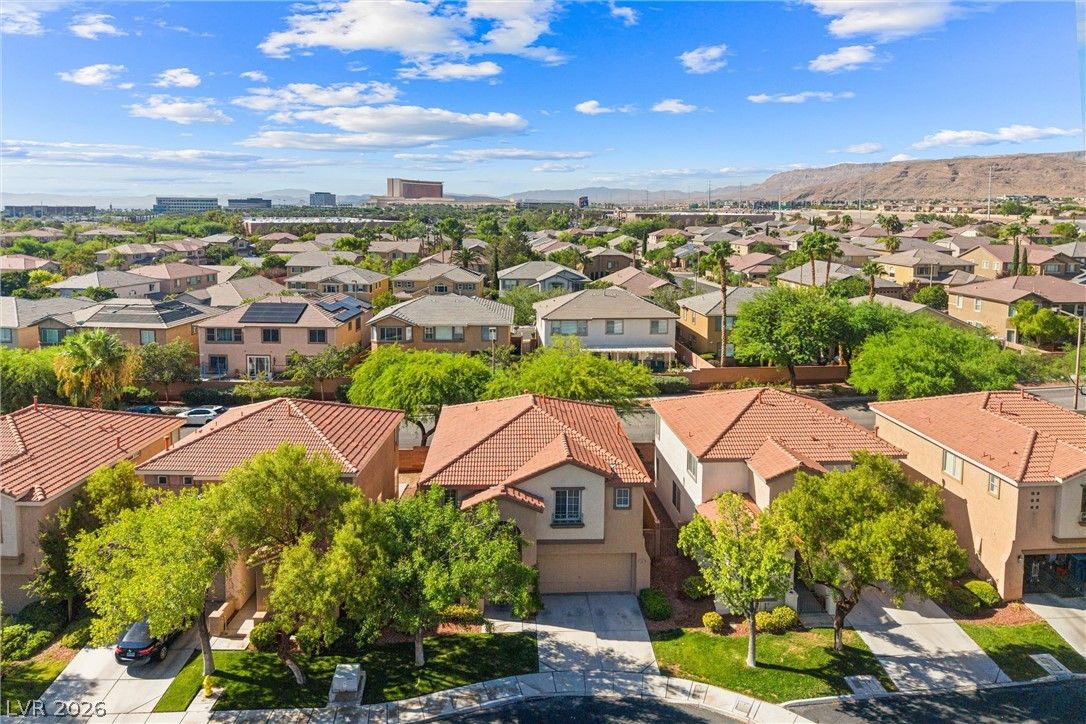 10929 Esta Ponia Court — photo 3 of 38